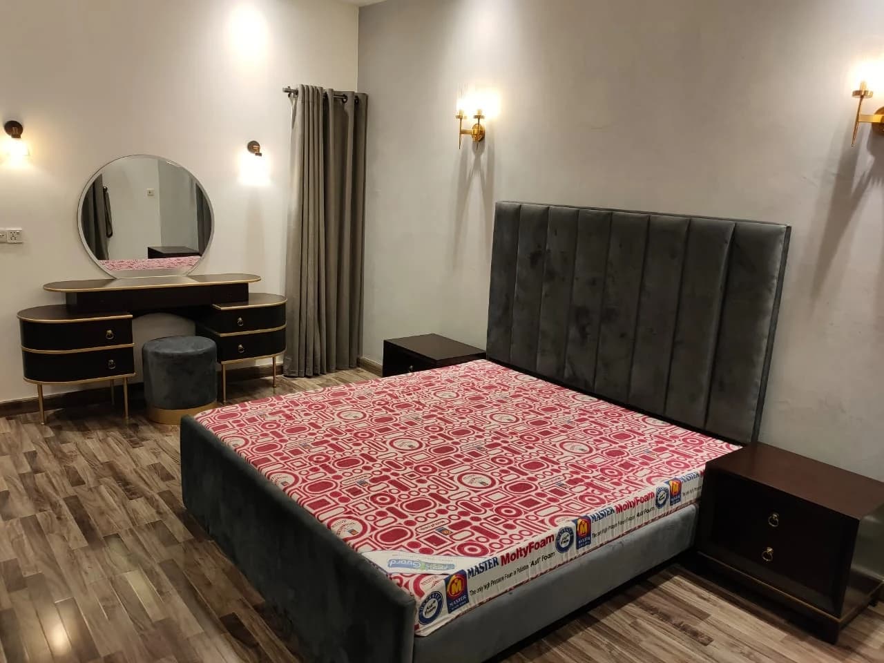 Bedroom furniture and coordinated finishes in the Steed Art company profile